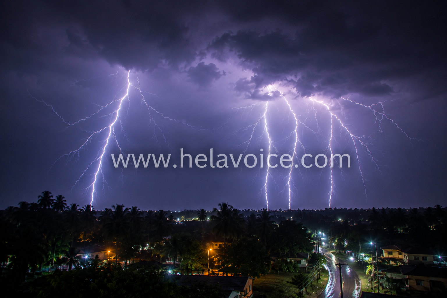 Strong Lightning Warning Issued for Several Areas in Sri Lanka