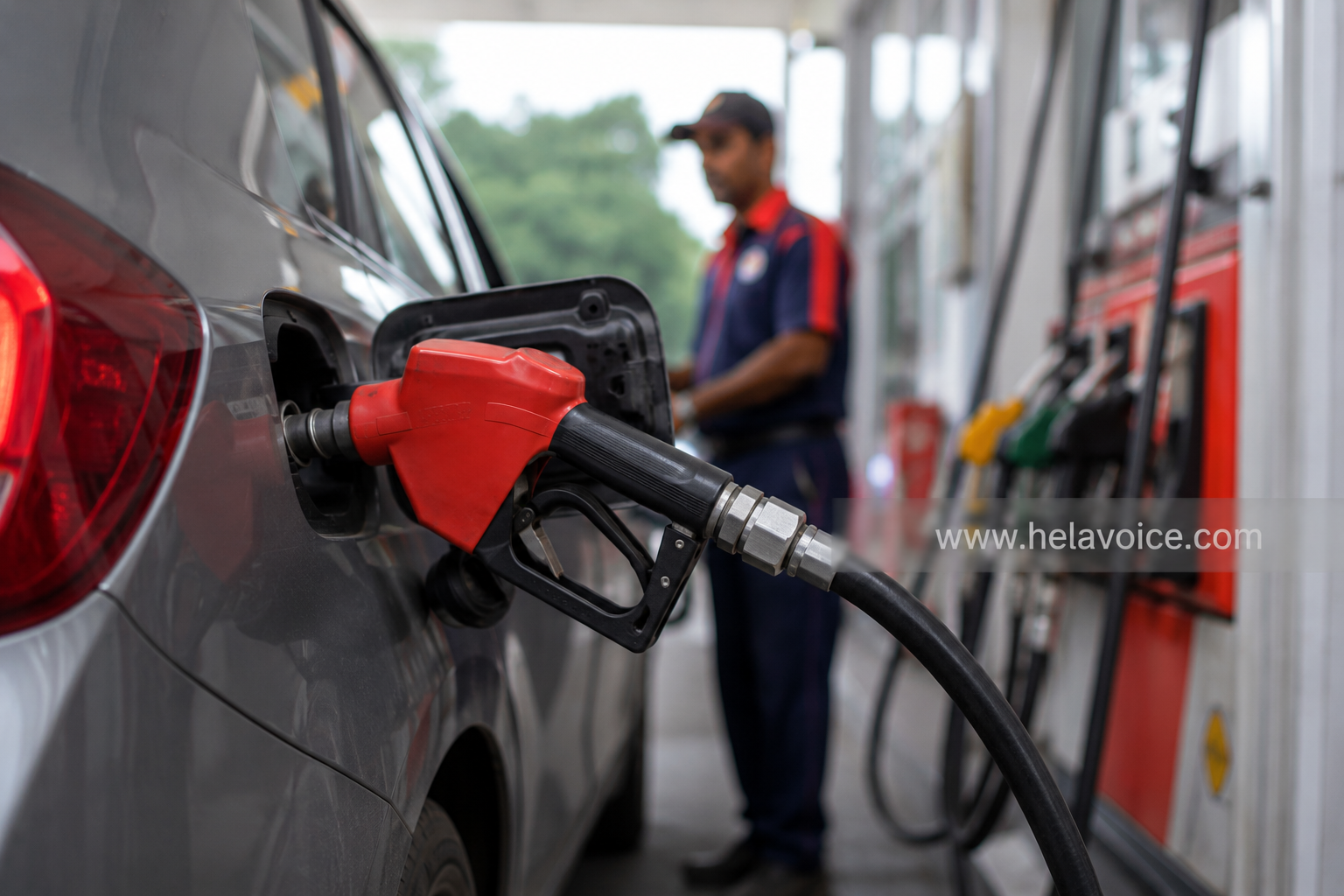 අද මධ්යම රාත්රියේ සිට සියලු ඉන්ධන මිල ඉහළට