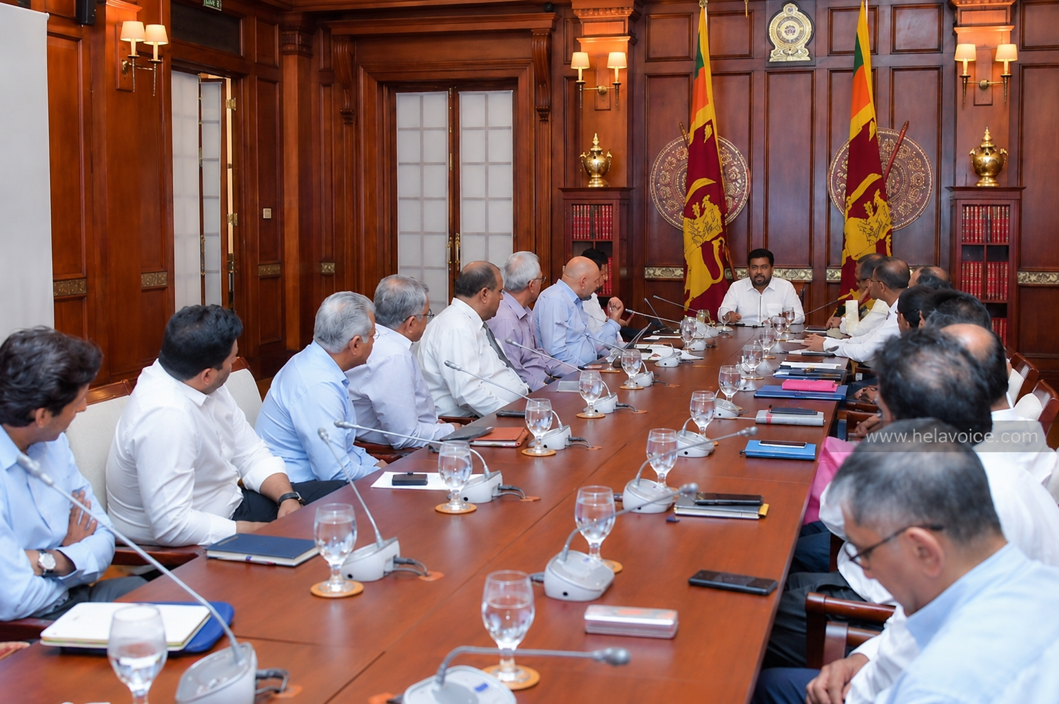 President Holds Discussions with Garment Industry Leaders on Export Growth and Sector Challenges