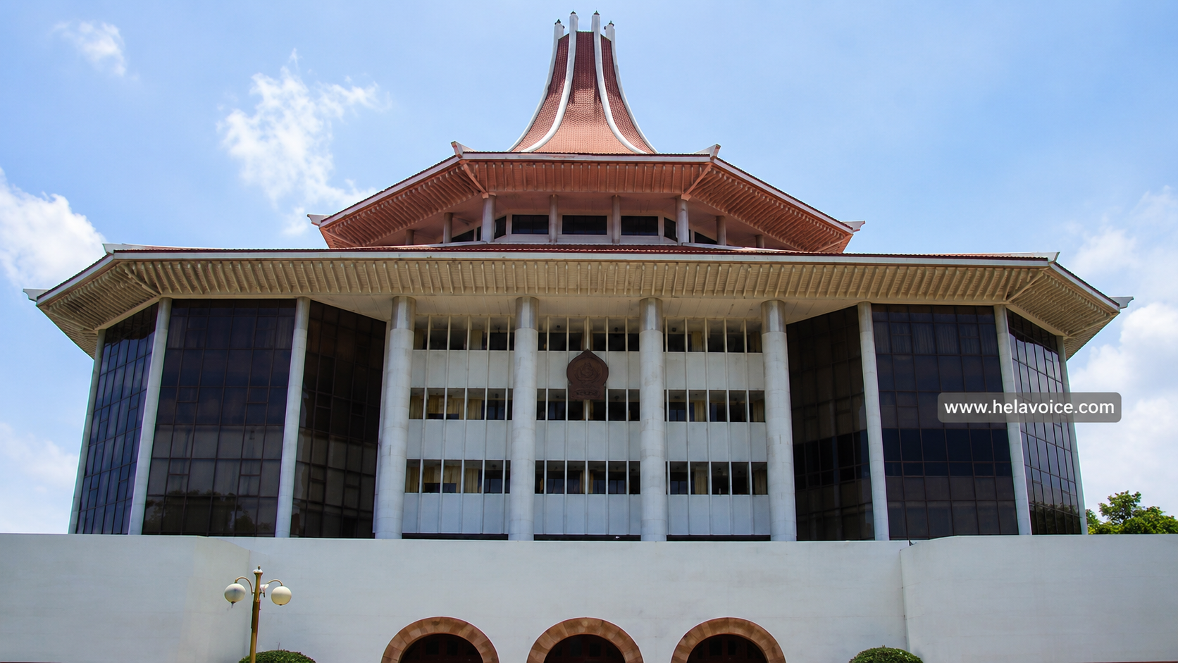 22 වැනි ආණ්ඩුක්රම ව්යවස්ථා සංශෝධන පනත් කෙටුම්පතට එරෙහි පෙත්සම් හෙට ශ්රේෂ්ඨාධිකරණය හමුවේ